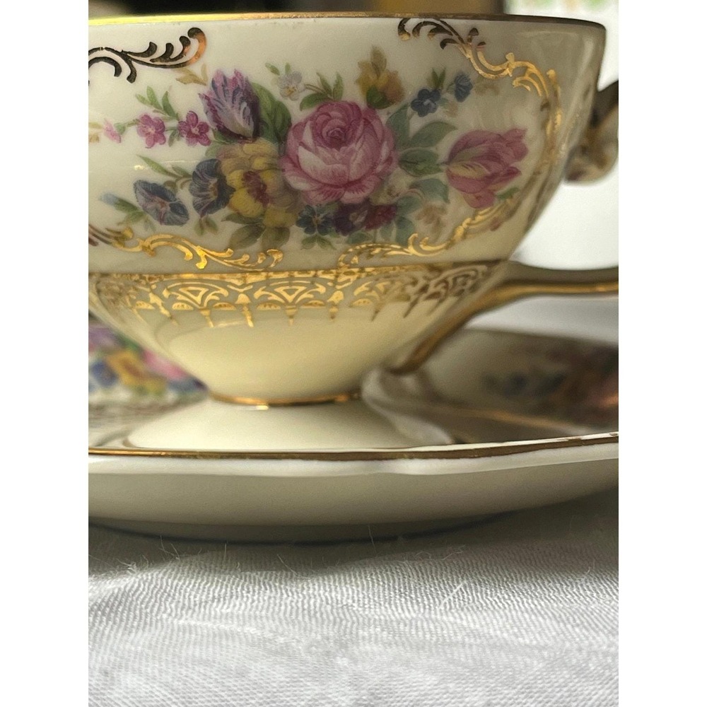 Rosenthal Continental Ivory Queens Bouquet footed demitasse 3 cups and 3 Saucers - Picture 7 of 9